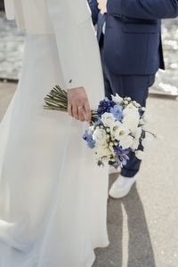 Die gesamte Hochzeit war in dem Farbkonzept Blau-wei&szlig; gehalten